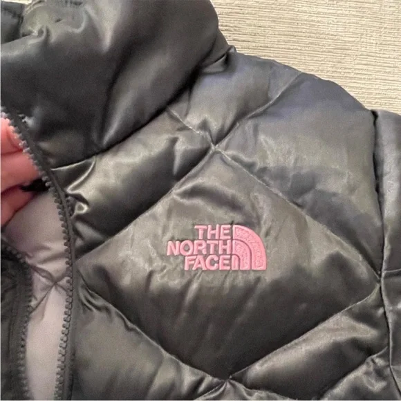 The North Face 550 Girl’s Puffer Jacket (Size M - 10/12) - Picture 8 of 12